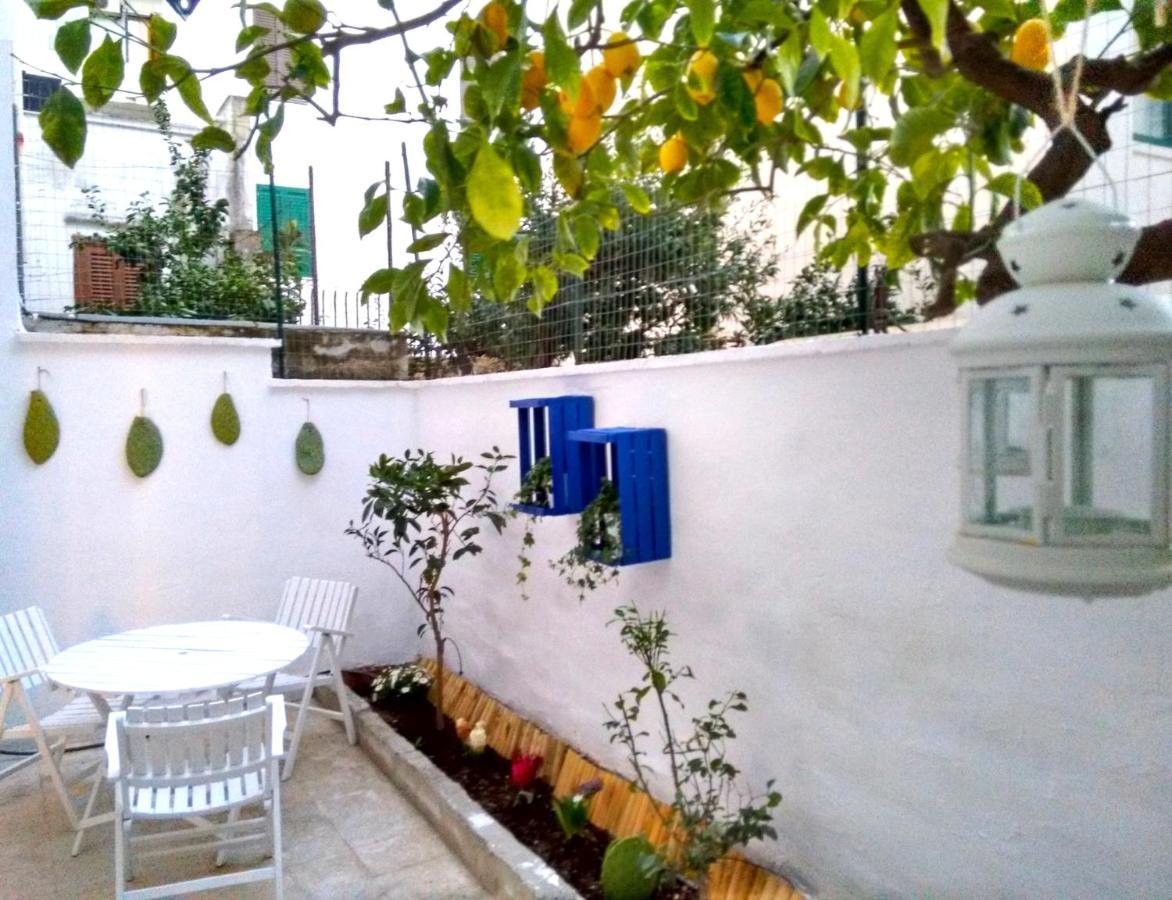 Willkommen in einem private garden Bari Exterior foto
